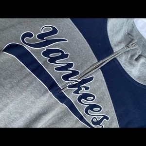 ❣️VS PINK Yankees Quarter Zip